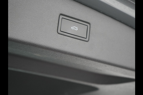 Seat Tarraco 1.4 TSI e-Hybrid Xcellence Plug In Hybrid 245pk Dealer O.H PHEV | Trekhaak Af Fabriek | Panodak | Adaptive Cruise | 360 Camera | Lederen Sportstoelen Memory & Verwarmd | Apple Carplay | Virtual | Stuur Verwarmd | Blis | Navigatie | DAB | 20"L.M |