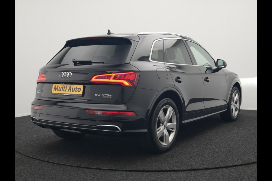 Audi Q5 50 TFSI e quattro S Line Plug In Hybrid 299pk Dealer O.H PHEV | Luchtvering | Trekhaak Af Fabriek | Adaptive Cruise | Camera | Virtual | Apple Carplay | Alcantara Sportstoelen Verwarmd | Keyless | Navigatie | DAB |