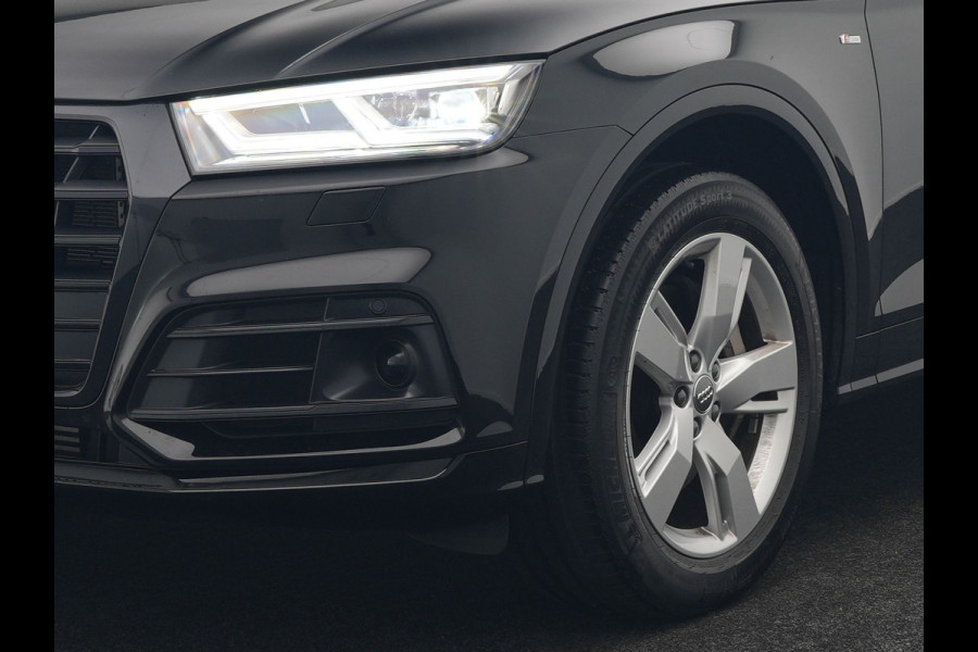 Audi Q5 50 TFSI e quattro S Line Plug In Hybrid 299pk Dealer O.H PHEV | Luchtvering | Trekhaak Af Fabriek | Adaptive Cruise | Camera | Virtual | Apple Carplay | Alcantara Sportstoelen Verwarmd | Keyless | Navigatie | DAB |