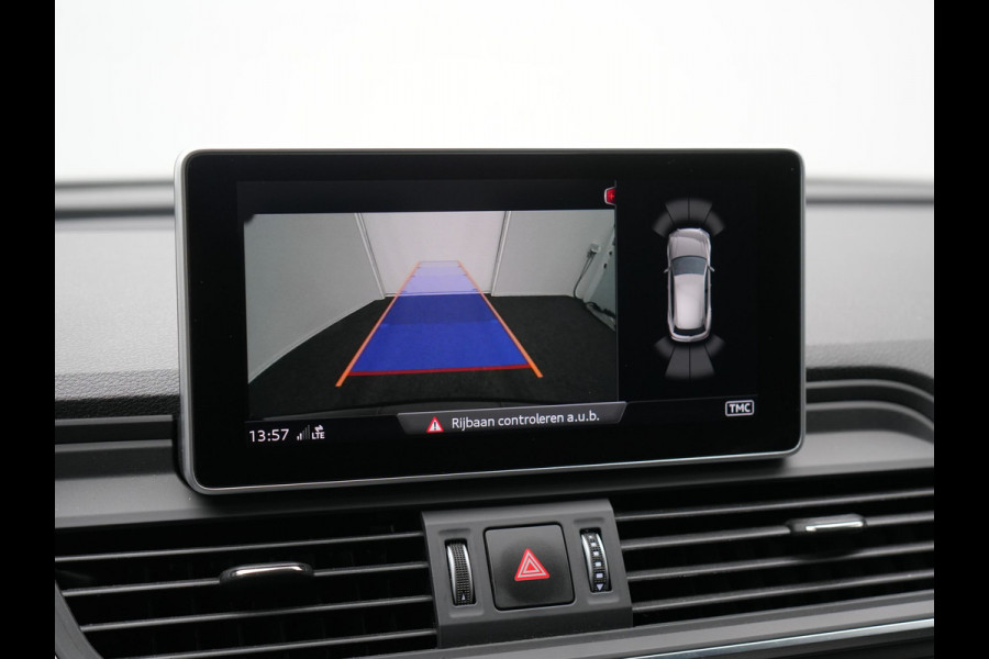 Audi Q5 50 TFSI e quattro S Line Plug In Hybrid 299pk Dealer O.H PHEV | Luchtvering | Trekhaak Af Fabriek | Adaptive Cruise | Camera | Virtual | Apple Carplay | Alcantara Sportstoelen Verwarmd | Keyless | Navigatie | DAB |