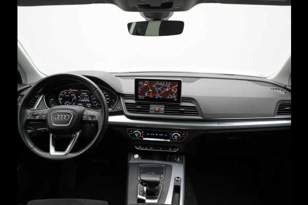 Audi Q5 50 TFSI e quattro S Line Plug In Hybrid 299pk Dealer O.H PHEV | Luchtvering | Trekhaak Af Fabriek | Adaptive Cruise | Camera | Virtual | Apple Carplay | Alcantara Sportstoelen Verwarmd | Keyless | Navigatie | DAB |