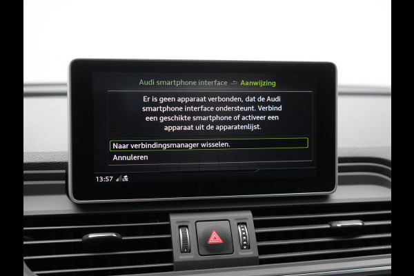 Audi Q5 50 TFSI e quattro S Line Plug In Hybrid 299pk Dealer O.H PHEV | Luchtvering | Trekhaak Af Fabriek | Adaptive Cruise | Camera | Virtual | Apple Carplay | Alcantara Sportstoelen Verwarmd | Keyless | Navigatie | DAB |