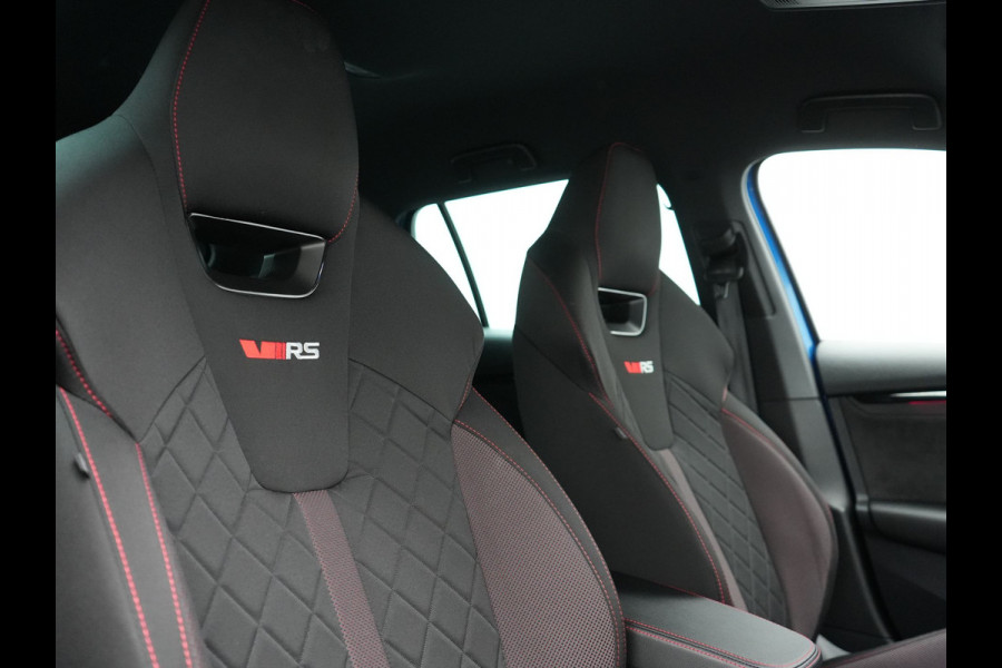 Škoda Octavia Combi 1.4 TSI RS iV Business Plug In Hybrid 245pk Dealer O.H PHEV | Adaptive Cruise | Camera | Sportstoelen Verwarmd | Apple Carplay | Navigatie | Crystal LED | Blis | Keyless | Stuur Verwarmd | Virtual | DAB |