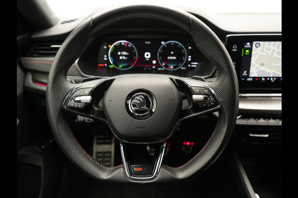 Škoda Octavia Combi 1.4 TSI RS iV Business Plug In Hybrid 245pk Dealer O.H PHEV | Adaptive Cruise | Camera | Sportstoelen Verwarmd | Apple Carplay | Navigatie | Crystal LED | Blis | Keyless | Stuur Verwarmd | Virtual | DAB |
