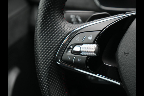 Škoda Octavia Combi 1.4 TSI RS iV Business Plug In Hybrid 245pk Dealer O.H PHEV | Adaptive Cruise | Camera | Sportstoelen Verwarmd | Apple Carplay | Navigatie | Crystal LED | Blis | Keyless | Stuur Verwarmd | Virtual | DAB |