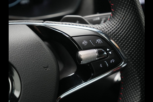 Škoda Octavia Combi 1.4 TSI RS iV Business Plug In Hybrid 245pk Dealer O.H PHEV | Adaptive Cruise | Camera | Sportstoelen Verwarmd | Apple Carplay | Navigatie | Crystal LED | Blis | Keyless | Stuur Verwarmd | Virtual | DAB |