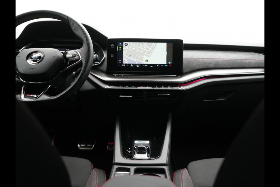 Škoda Octavia Combi 1.4 TSI RS iV Business Plug In Hybrid 245pk Dealer O.H PHEV | Adaptive Cruise | Camera | Sportstoelen Verwarmd | Apple Carplay | Navigatie | Crystal LED | Blis | Keyless | Stuur Verwarmd | Virtual | DAB |