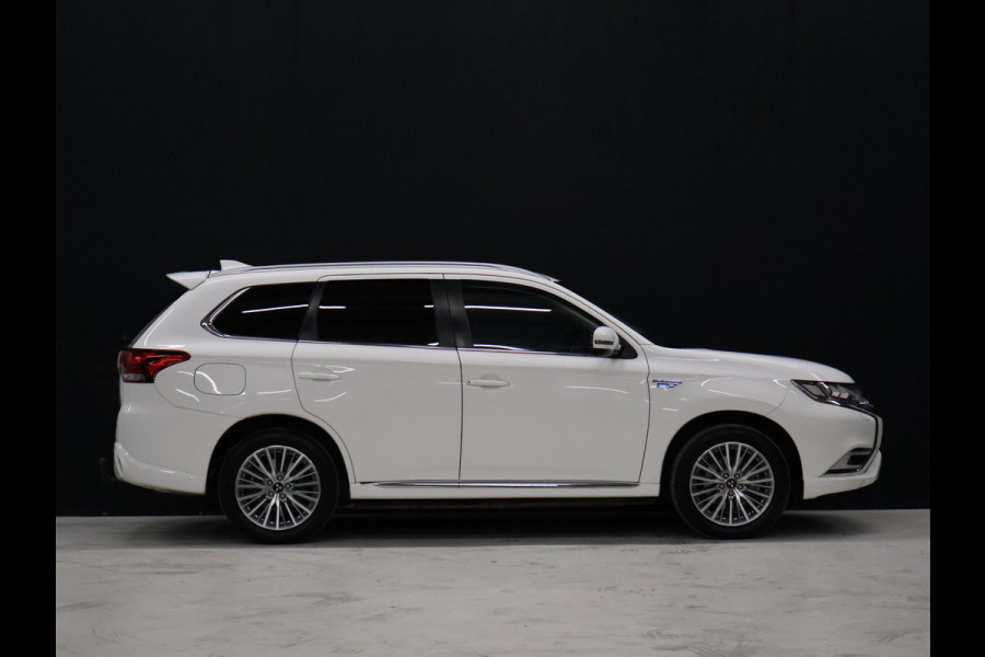 Mitsubishi Outlander 2.4 PHEV Pure+ [TREKHAAK, CAMERA, CRUISE CONTROL, BLUETOOTH TELEFOON, STOELVERWARMING, FLIPPERS, CLIMATE CONTROL, NIEUWSTAAT]