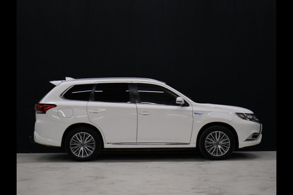 Mitsubishi Outlander 2.4 PHEV Pure+ [TREKHAAK, CAMERA, CRUISE CONTROL, BLUETOOTH TELEFOON, STOELVERWARMING, FLIPPERS, CLIMATE CONTROL, NIEUWSTAAT]