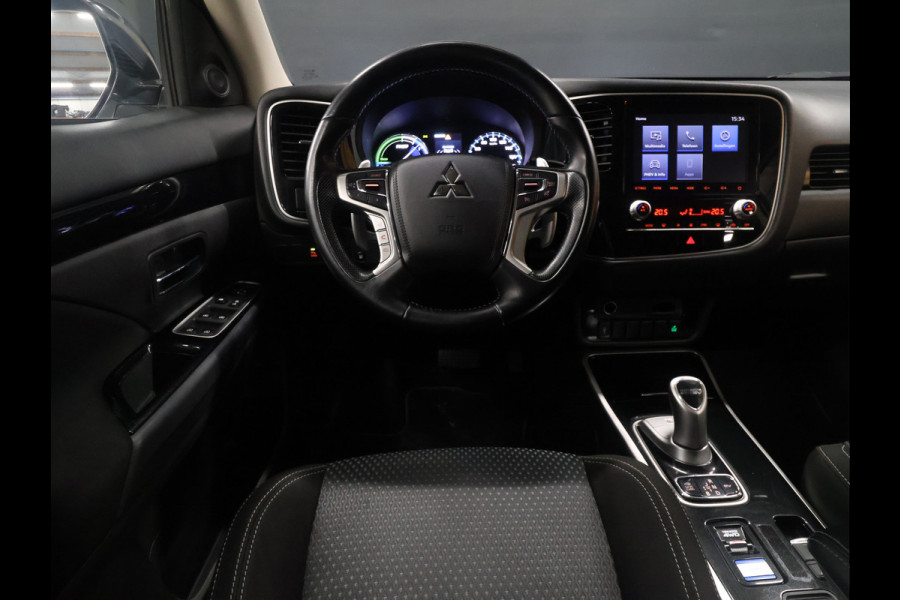 Mitsubishi Outlander 2.4 PHEV Pure+ [TREKHAAK, CAMERA, CRUISE CONTROL, BLUETOOTH TELEFOON, STOELVERWARMING, FLIPPERS, CLIMATE CONTROL, NIEUWSTAAT]