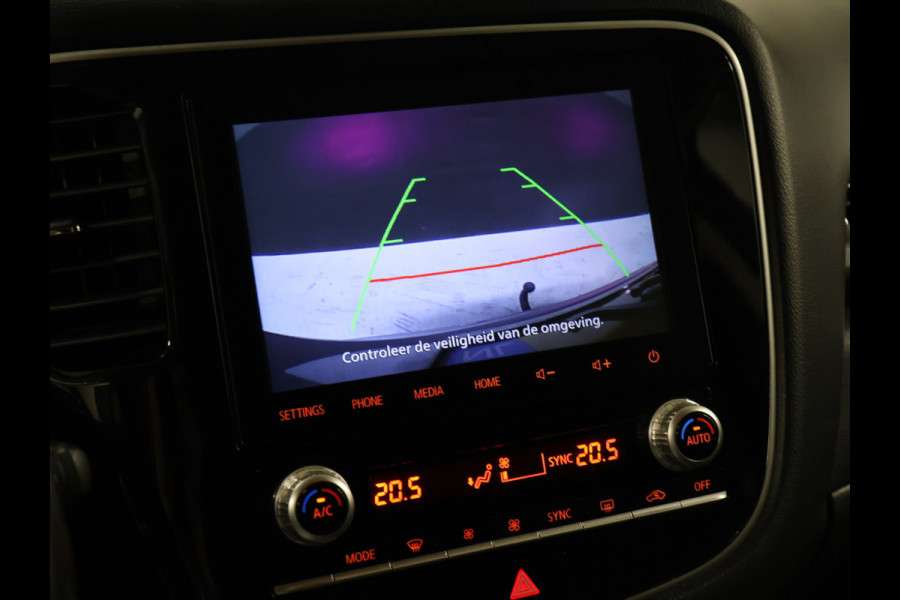 Mitsubishi Outlander 2.4 PHEV Pure+ [TREKHAAK, CAMERA, CRUISE CONTROL, BLUETOOTH TELEFOON, STOELVERWARMING, FLIPPERS, CLIMATE CONTROL, NIEUWSTAAT]
