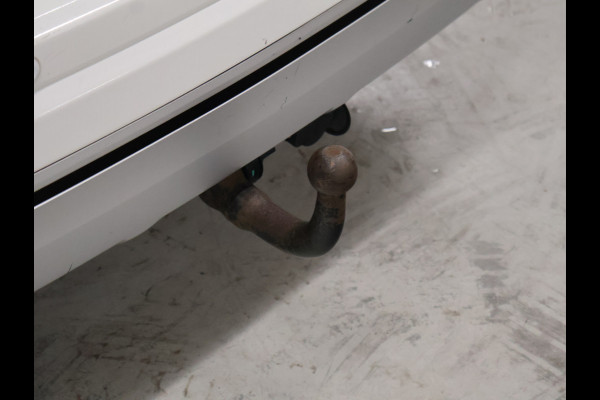 Mitsubishi Outlander 2.4 PHEV Pure+ [TREKHAAK, CAMERA, CRUISE CONTROL, BLUETOOTH TELEFOON, STOELVERWARMING, FLIPPERS, CLIMATE CONTROL, NIEUWSTAAT]