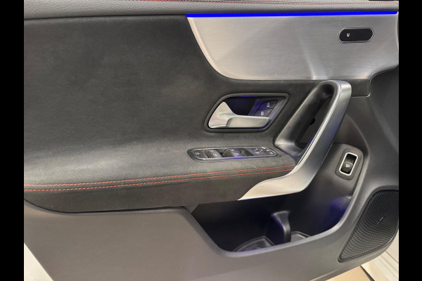 Mercedes-Benz CLA-Klasse 35 AMG 4MATIC Premium Plus, Pano, Night, Matrix Led, Ambiënte Light, Widescreen, Cam, PDC, Dealer Onderhouden