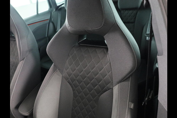 Škoda SCALA 1.0 TSI Sport Business 110 pk Automaat (DSG) | Navigatie | Parkeersensoren achter | Achteruitrijcamera | Adaptieve cruise control | Full LED koplampen | Voll. digitaal instrumentenpaneel |