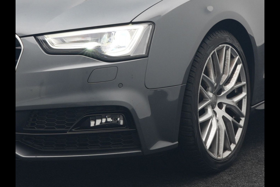 Audi A5 Cabriolet 1.8 TFSI S Line Automaat 177pk Dealer O.H | S Line Interieur & Exterieur | Bang & Olufsen | Cruise Control | Lederen Sportstoelen Verwarmd | Nekverwarming | 19" L.M | Navigatie | DAB |