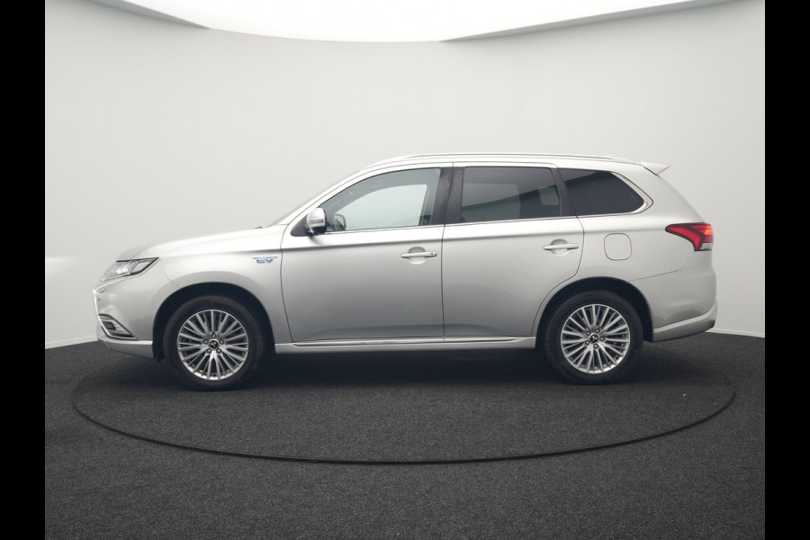 Mitsubishi Outlander 2.4 Intense+ Plug In Hybrid 225pk Dealer O.H PHEV | Trekhaak Af Fabriek | 360 Camera | Lederen Sportstoelen Verwarmd | Apple Carplay | Blis | Cruise Control | Navigatie | Keyless | DAB | 18" L.M |