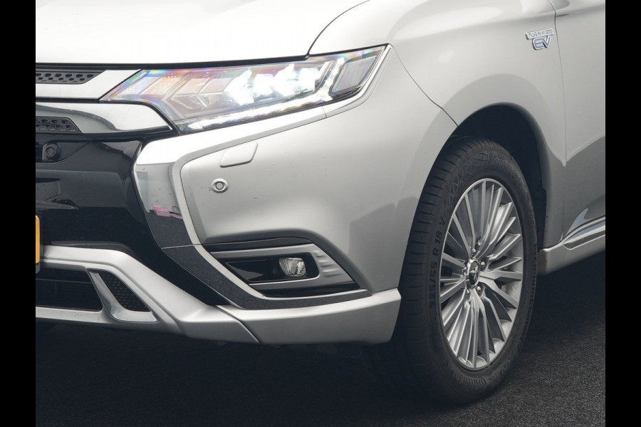 Mitsubishi Outlander 2.4 Intense+ Plug In Hybrid 225pk Dealer O.H PHEV | Trekhaak Af Fabriek | 360 Camera | Lederen Sportstoelen Verwarmd | Apple Carplay | Blis | Cruise Control | Navigatie | Keyless | DAB | 18" L.M |