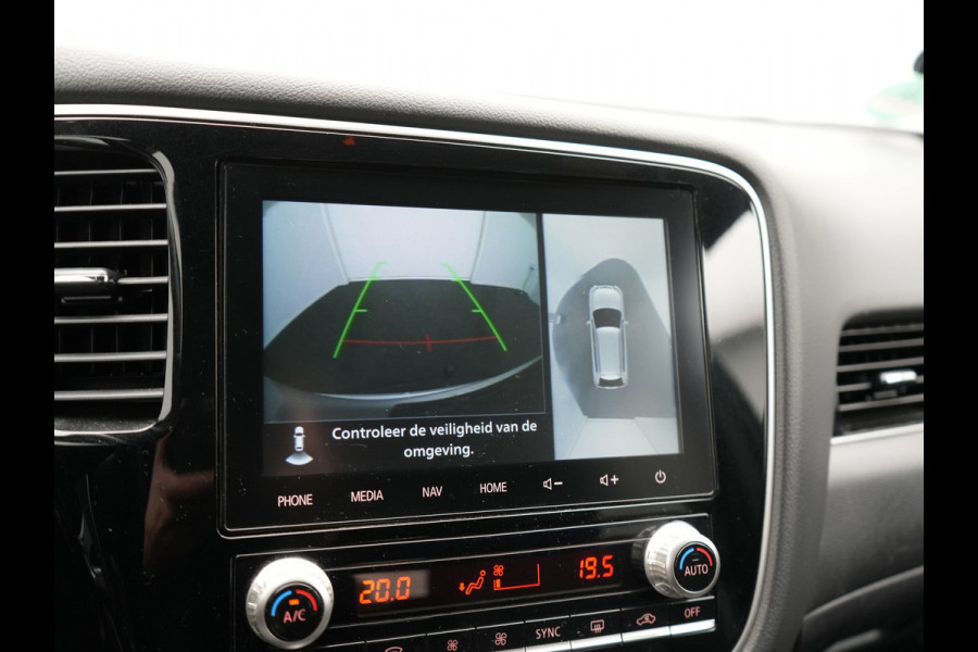 Mitsubishi Outlander 2.4 Intense+ Plug In Hybrid 225pk Dealer O.H PHEV | Trekhaak Af Fabriek | 360 Camera | Lederen Sportstoelen Verwarmd | Apple Carplay | Blis | Cruise Control | Navigatie | Keyless | DAB | 18" L.M |