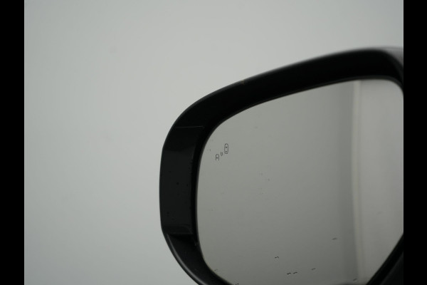 Mitsubishi Outlander 2.4 Intense+ Plug In Hybrid 225pk Dealer O.H PHEV | Trekhaak Af Fabriek | 360 Camera | Lederen Sportstoelen Verwarmd | Apple Carplay | Blis | Cruise Control | Navigatie | Keyless | DAB | 18" L.M |