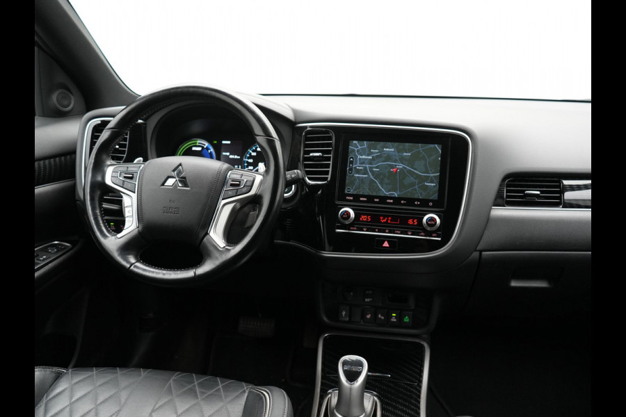 Mitsubishi Outlander 2.4 Intense+ Plug In Hybrid 225pk Dealer O.H PHEV | Trekhaak Af Fabriek | 360 Camera | Lederen Sportstoelen Verwarmd | Apple Carplay | Blis | Cruise Control | Navigatie | Keyless | DAB | 18" L.M |