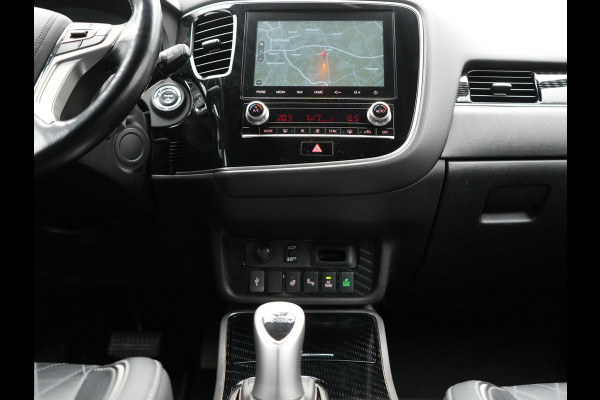 Mitsubishi Outlander 2.4 Intense+ Plug In Hybrid 225pk Dealer O.H PHEV | Trekhaak Af Fabriek | 360 Camera | Lederen Sportstoelen Verwarmd | Apple Carplay | Blis | Cruise Control | Navigatie | Keyless | DAB | 18" L.M |