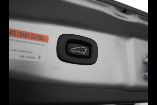 Mitsubishi Outlander 2.4 Intense+ Plug In Hybrid 225pk Dealer O.H PHEV | Trekhaak Af Fabriek | 360 Camera | Lederen Sportstoelen Verwarmd | Apple Carplay | Blis | Cruise Control | Navigatie | Keyless | DAB | 18" L.M |