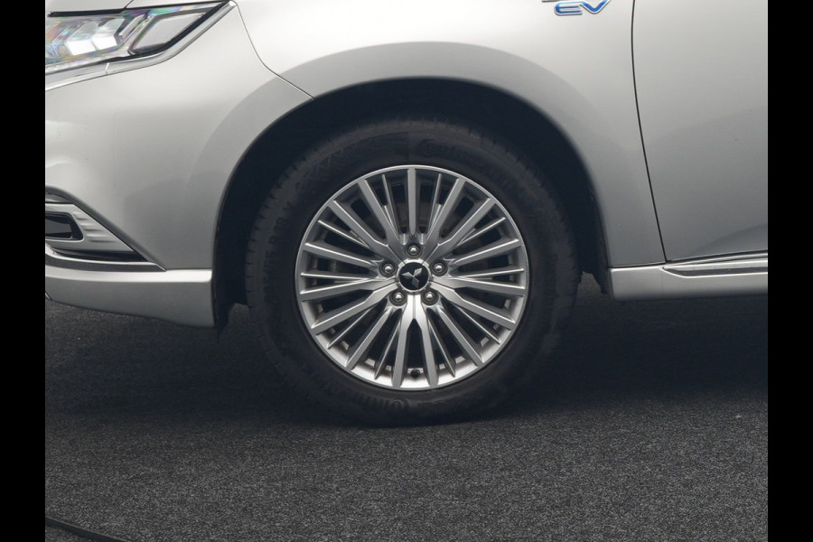 Mitsubishi Outlander 2.4 Intense+ Plug In Hybrid 225pk Dealer O.H PHEV | Trekhaak Af Fabriek | 360 Camera | Lederen Sportstoelen Verwarmd | Apple Carplay | Blis | Cruise Control | Navigatie | Keyless | DAB | 18" L.M |