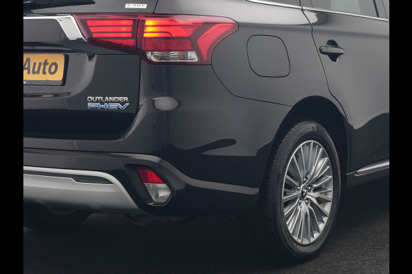 Mitsubishi Outlander 2.4 Intense Plug In Hybrid 225pk Dealer O.H PHEV | Trekhaak Afneembaar | Alcantara Sportstoelen Verwarmd | Camera | Apple Carplay | Keyless | DAB |