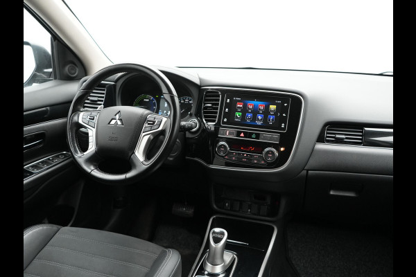 Mitsubishi Outlander 2.4 Intense Plug In Hybrid 225pk Dealer O.H PHEV | Trekhaak Afneembaar | Alcantara Sportstoelen Verwarmd | Camera | Apple Carplay | Keyless | DAB |