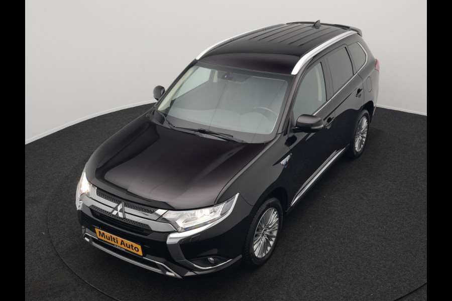 Mitsubishi Outlander 2.4 Intense Plug In Hybrid 225pk Dealer O.H PHEV | Trekhaak Afneembaar | Alcantara Sportstoelen Verwarmd | Camera | Apple Carplay | Keyless | DAB |