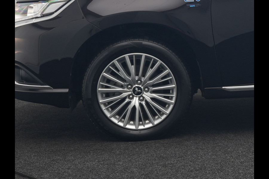 Mitsubishi Outlander 2.4 Intense Plug In Hybrid 225pk Dealer O.H PHEV | Trekhaak Afneembaar | Alcantara Sportstoelen Verwarmd | Camera | Apple Carplay | Keyless | DAB |