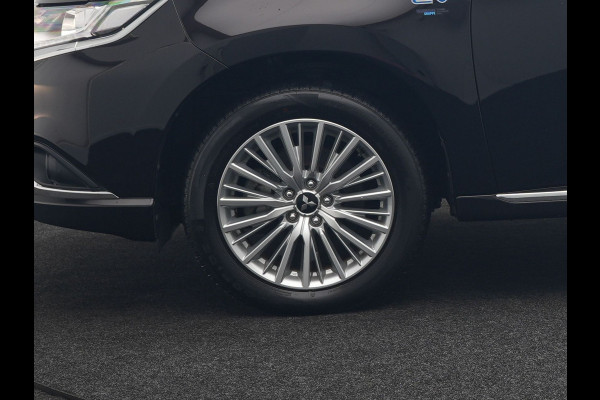Mitsubishi Outlander 2.4 Intense Plug In Hybrid 225pk Dealer O.H PHEV | Trekhaak Afneembaar | Alcantara Sportstoelen Verwarmd | Camera | Apple Carplay | Keyless | DAB |