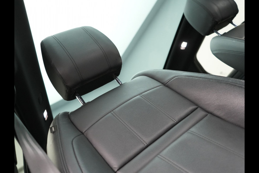 Land Rover Range Rover Evoque NIEUW MODEL P250 AWD R-Dynamic SE 250pk Dealer O.H | Panodak | Head Up | 360 Camera | Lederen Sportstoelen Memory & Verwarmd | Stuur Verwarmd | Apple Carplay | Navigatie | Blis | Keyless | Virtual | DAB |