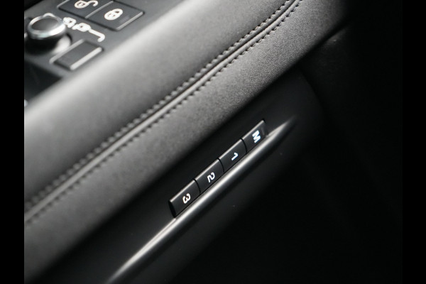 Land Rover Range Rover Evoque NIEUW MODEL P250 AWD R-Dynamic SE 250pk Dealer O.H | Panodak | Head Up | 360 Camera | Lederen Sportstoelen Memory & Verwarmd | Stuur Verwarmd | Apple Carplay | Navigatie | Blis | Keyless | Virtual | DAB |