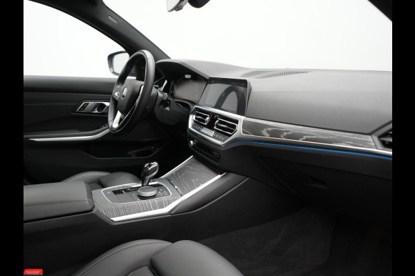 BMW 3 Serie Touring 330e xDrive Sportline Plug In Hybrid 293pk Dealer O.H. PHEV | Panodak | Head Up | Adaptive Cruise | Laser LED | Harman & Kardon | Lederen Sportstoelen Memory & Verwarmd | Sfeerverlichting | Virtual | Navigatie |