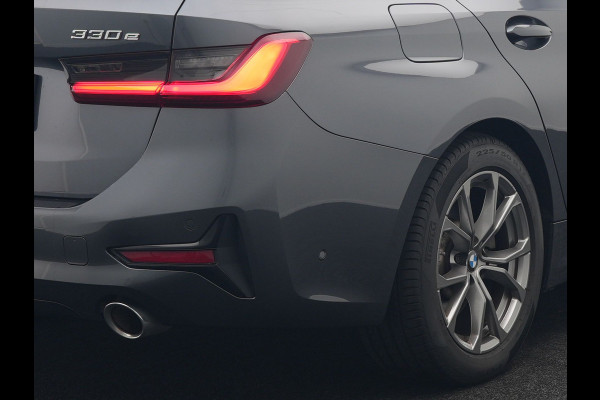BMW 3 Serie Touring 330e xDrive Sportline Plug In Hybrid 293pk Dealer O.H. PHEV | Panodak | Head Up | Adaptive Cruise | Laser LED | Harman & Kardon | Lederen Sportstoelen Memory & Verwarmd | Sfeerverlichting | Virtual | Navigatie |