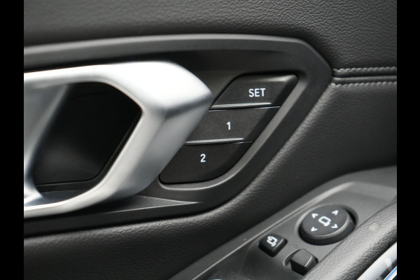 BMW 3 Serie Touring 330e xDrive Sportline Plug In Hybrid 293pk Dealer O.H. PHEV | Panodak | Head Up | Adaptive Cruise | Laser LED | Harman & Kardon | Lederen Sportstoelen Memory & Verwarmd | Sfeerverlichting | Virtual | Navigatie |