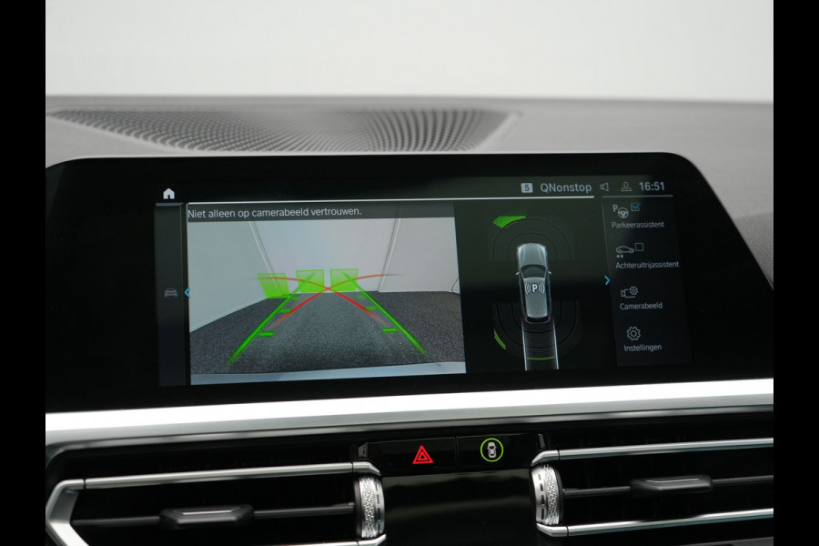 BMW 3 Serie Touring 330e xDrive Sportline Plug In Hybrid 293pk Dealer O.H. PHEV | Panodak | Head Up | Adaptive Cruise | Laser LED | Harman & Kardon | Lederen Sportstoelen Memory & Verwarmd | Sfeerverlichting | Virtual | Navigatie |