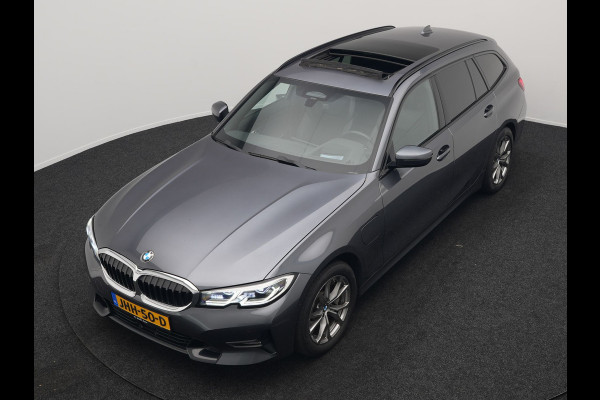 BMW 3 Serie Touring 330e xDrive Sportline Plug In Hybrid 293pk Dealer O.H. PHEV | Panodak | Head Up | Adaptive Cruise | Laser LED | Harman & Kardon | Lederen Sportstoelen Memory & Verwarmd | Sfeerverlichting | Virtual | Navigatie |