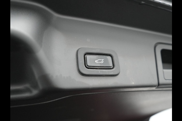 Land Rover Range Rover Evoque P300e AWD S Plug In Hybrid 309pk PHEV | Panodak | Camera | Apple Carplay | Lederen Sporstoelen Verwarmd | Navigatie Pro | Lane Assist | L.M. 20" | DAB+ | Virtual |