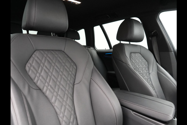 BMW 5 Serie Touring 530e M Sport Plug In Hybrid 293pk Dealer O.H PHEV | Sfeerverlichting | Lederen Sportstoelen Verwarmd | Apple Carplay | Cruise Control | Camera | Blis | Navigatie | DAB |