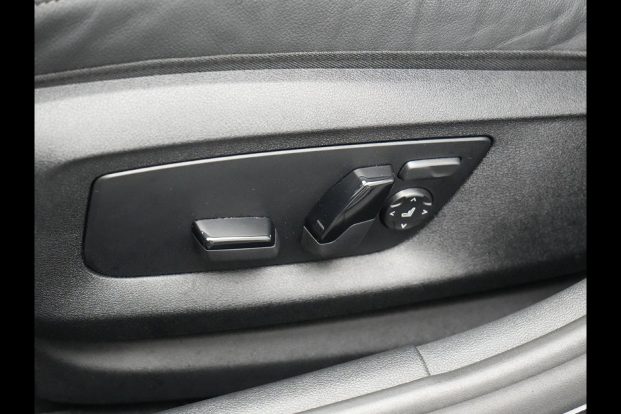 BMW 5 Serie Touring 530e M Sport Plug In Hybrid 293pk Dealer O.H PHEV | Sfeerverlichting | Lederen Sportstoelen Verwarmd | Apple Carplay | Cruise Control | Camera | Blis | Navigatie | DAB |