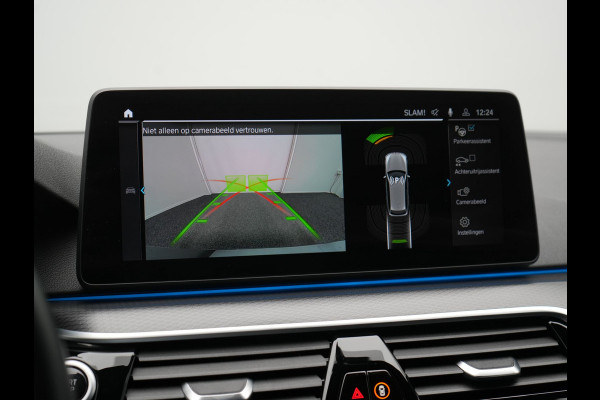 BMW 5 Serie Touring 530e M Sport Plug In Hybrid 293pk Dealer O.H PHEV | Sfeerverlichting | Lederen Sportstoelen Verwarmd | Apple Carplay | Cruise Control | Camera | Blis | Navigatie | DAB |