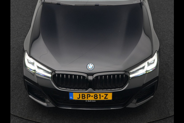 BMW 5 Serie Touring 530e M Sport Plug In Hybrid 293pk Dealer O.H PHEV | Sfeerverlichting | Lederen Sportstoelen Verwarmd | Apple Carplay | Cruise Control | Camera | Blis | Navigatie | DAB |