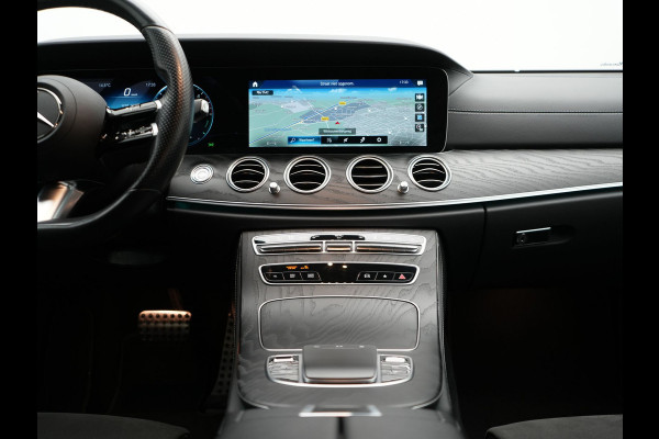 Mercedes-Benz E-Klasse Estate 300 e AMG Line Plug In Hybrid 320pk Dealer O.H PHEV | Alcantara Sportstoelen Verwarmd |  Widescreen Navi | Apple Carplay | BLIS | Sfeerverlichting | Camera |