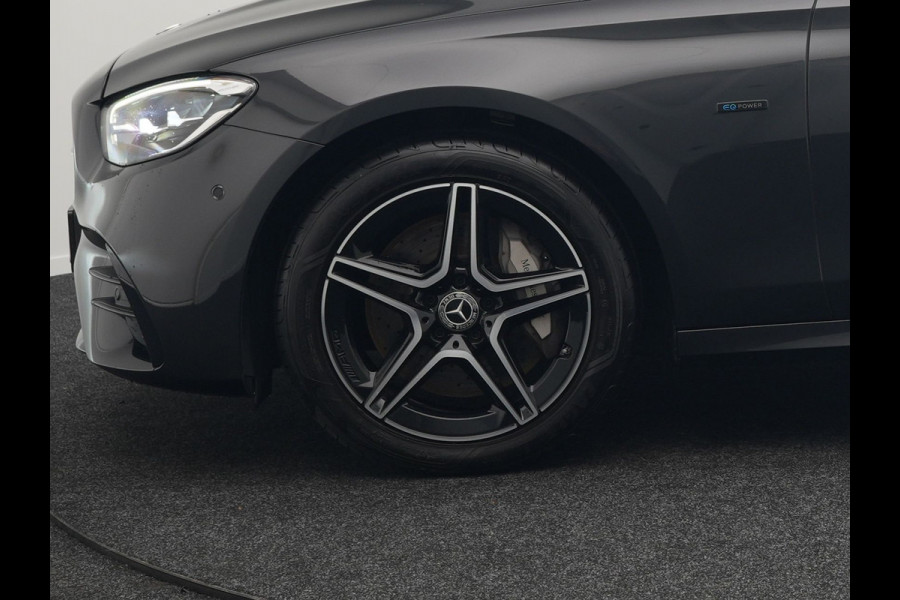 Mercedes-Benz E-Klasse Estate 300 e AMG Line Plug In Hybrid 320pk Dealer O.H PHEV | Alcantara Sportstoelen Verwarmd |  Widescreen Navi | Apple Carplay | BLIS | Sfeerverlichting | Camera |