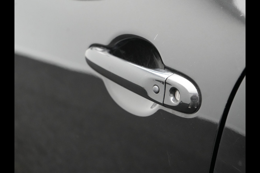 Nissan Juke 1.2 DIG-T S/S N-Vision 116pk Dealer O.H | Trekhaak Afneembaar | Alcantara Sportstoelen | 360 Camera | Lane Assist | Cruise Control | Keyless | Navigatie | Bluetooth | Climate Control | DAB |