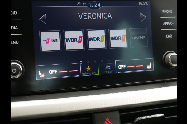 Škoda Kamiq 1.0 TSI Style 111pk Dealer O.H | Apple Carplay | Voorstoelen Verwarmd | Cruise Control | DAB | 17 "L.M |
