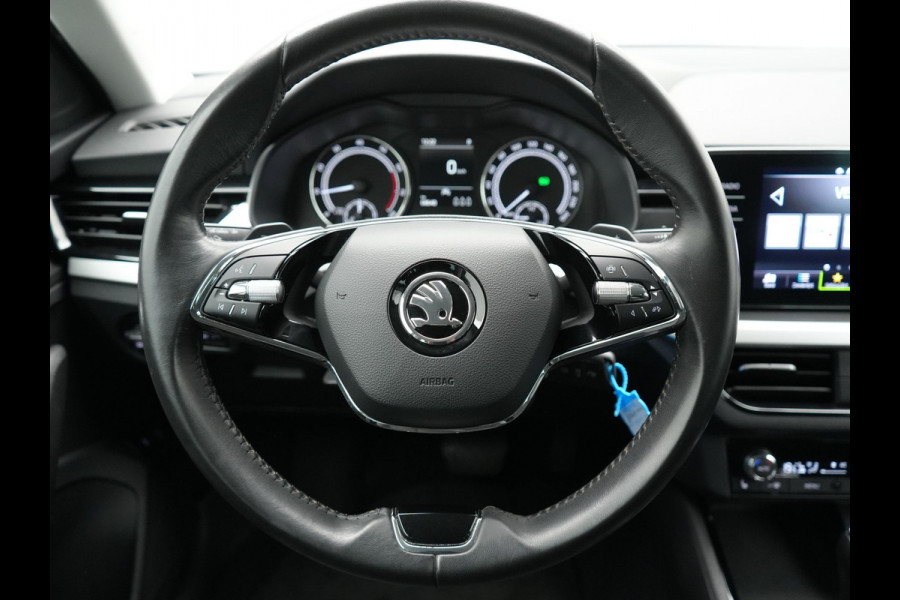 Škoda Kamiq 1.0 TSI Style 111pk Dealer O.H | Apple Carplay | Voorstoelen Verwarmd | Cruise Control | DAB | 17 "L.M |