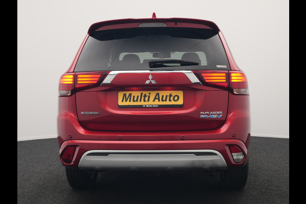 Mitsubishi Outlander 2.4 Intense+ Plug In Hybrid 225pk Dealer O.H PHEV | 360 Camera | Lederen Sportstoelen Verwarmd | Keyless | Navigatie | Stuur Verwarmd | Cruise Control | Blis | DAB |